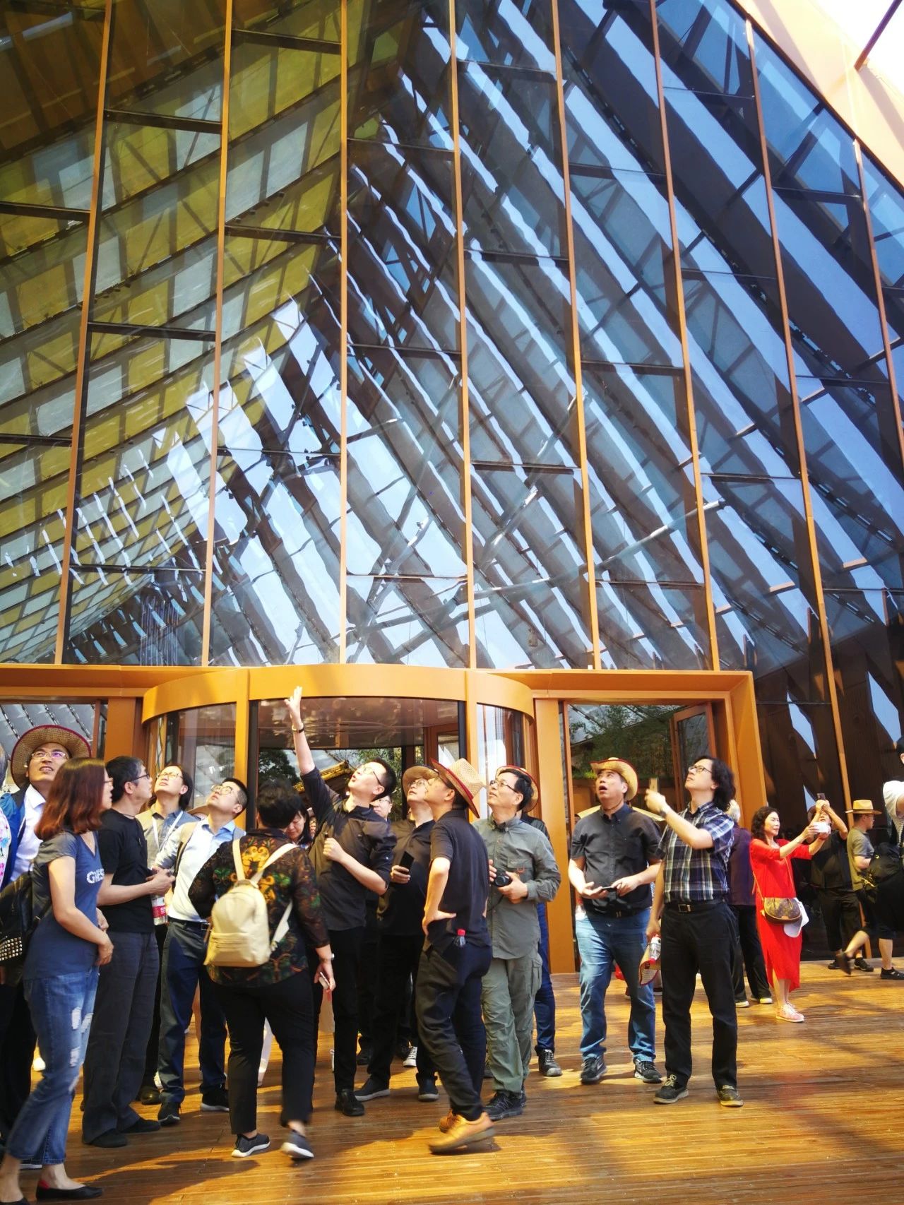 1575018385414991xS2a.jpg 1575018385414991xS2a.jpg